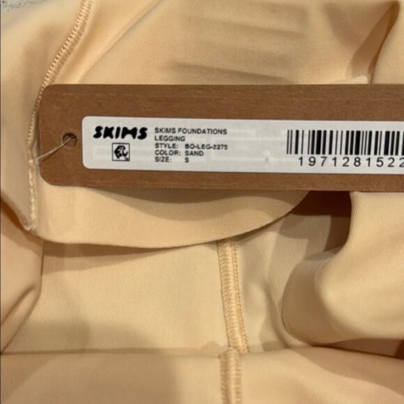 SKIMS Small Foundations Legging High Waist Sand Cream NWT $58 - Picture 3 of 5